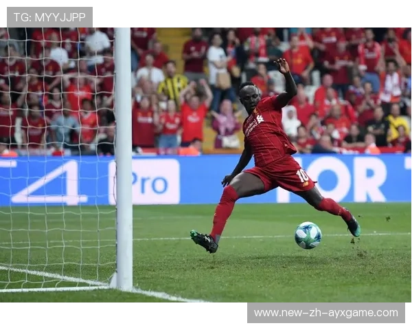 切尔西插上回做形成连续传切配合 切尔西插上回做形成连续传切配合