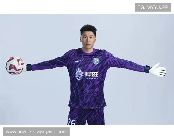 大连英博冲击保级，阵容再度调整补强中场